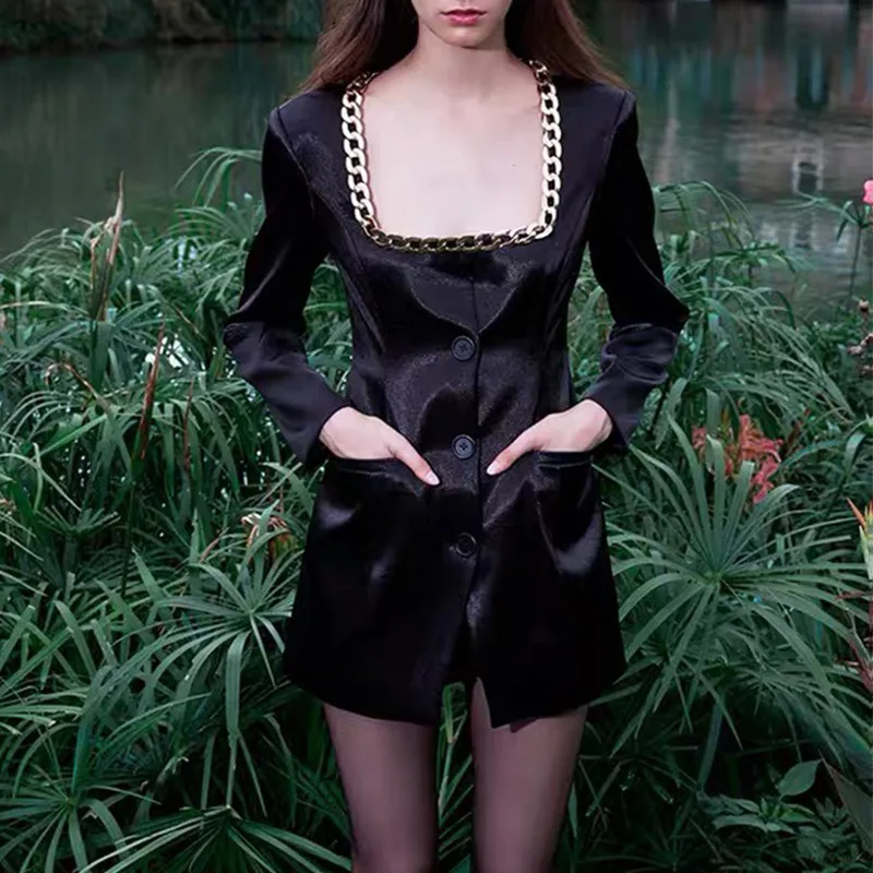 

MSXU 2020 Winter New Women's Fashion Temperament Gold Chain Square Collar Single Breasted Sexy Suit Shorts Suit Women Suit