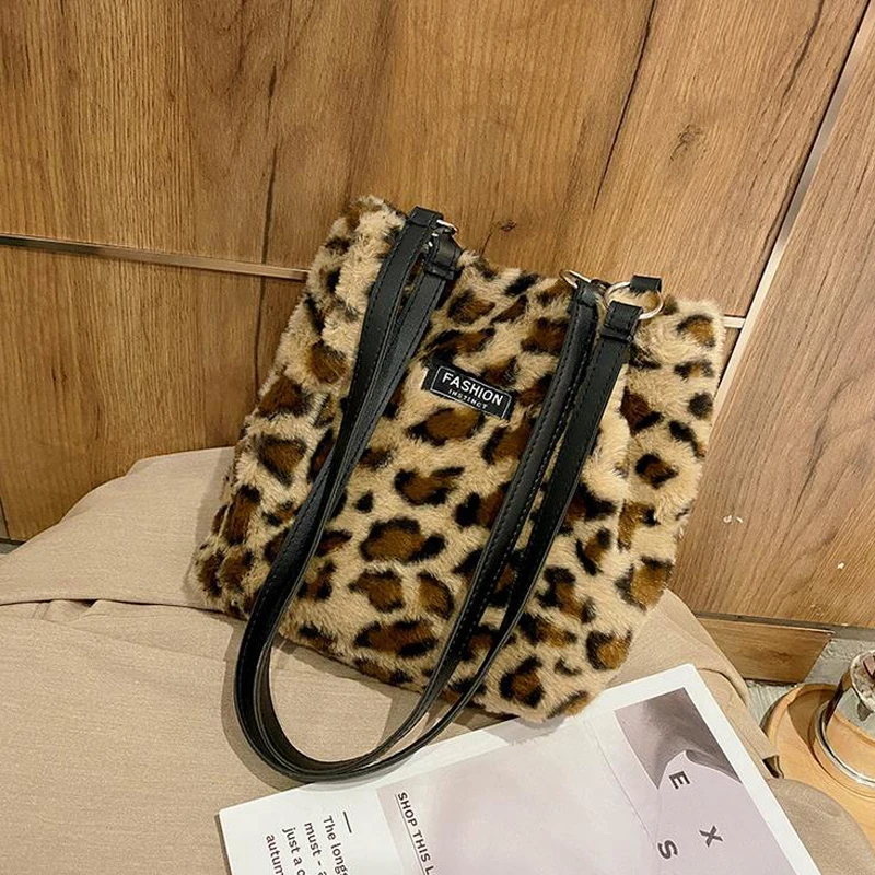 

2021 New Women Underarm Bag Leopard Plush Shoulder Bag Fashion Women Purse Big Tote Bag Handbag For Women Crossbody Bag