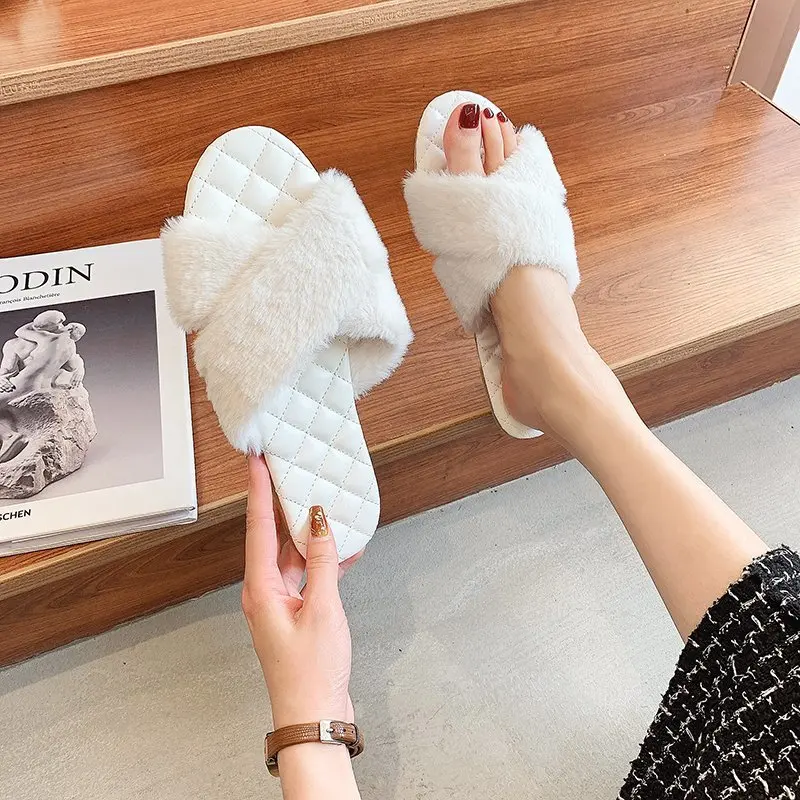 

Casual New Women's Slippers Furry Uppers Fashionable Simple and Elegant Open-toed All-match Flat-bottomed Women's Slippers 2021