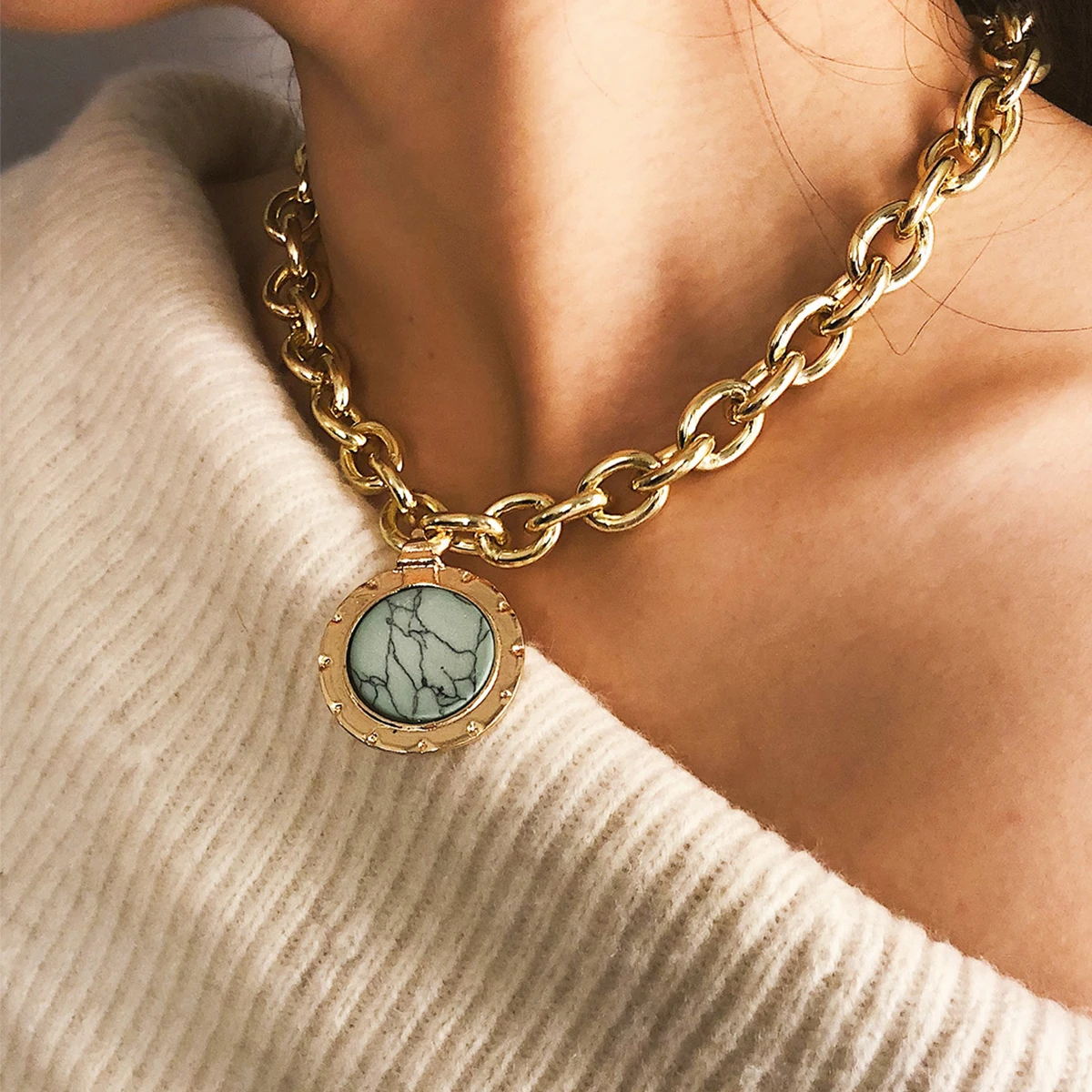 

Fashion Punk Vintage Necklace Jewelry Natural Green Stone Pendant Bohemia Style Gold Chains Women Choker Pendant Necklace