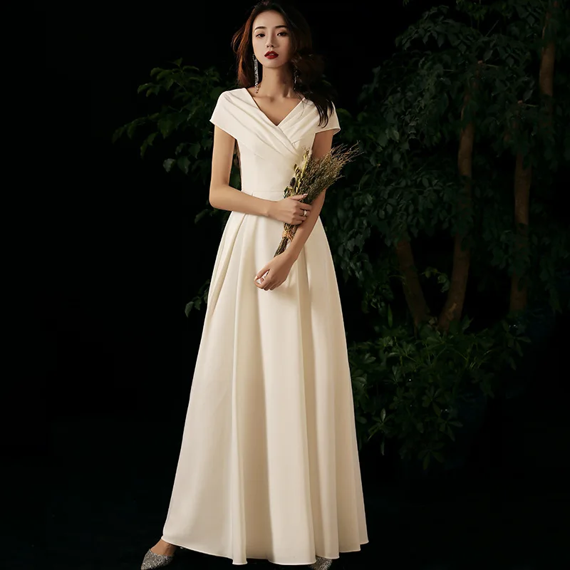 Белое вечернее платье во французском стиле благородное с V образным вырезом для