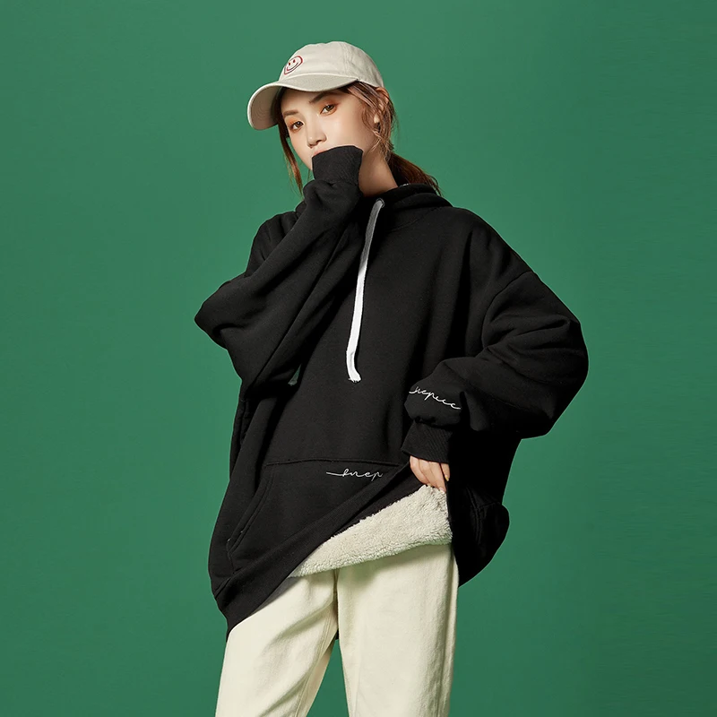 

Hoodies & Sweatshirts
