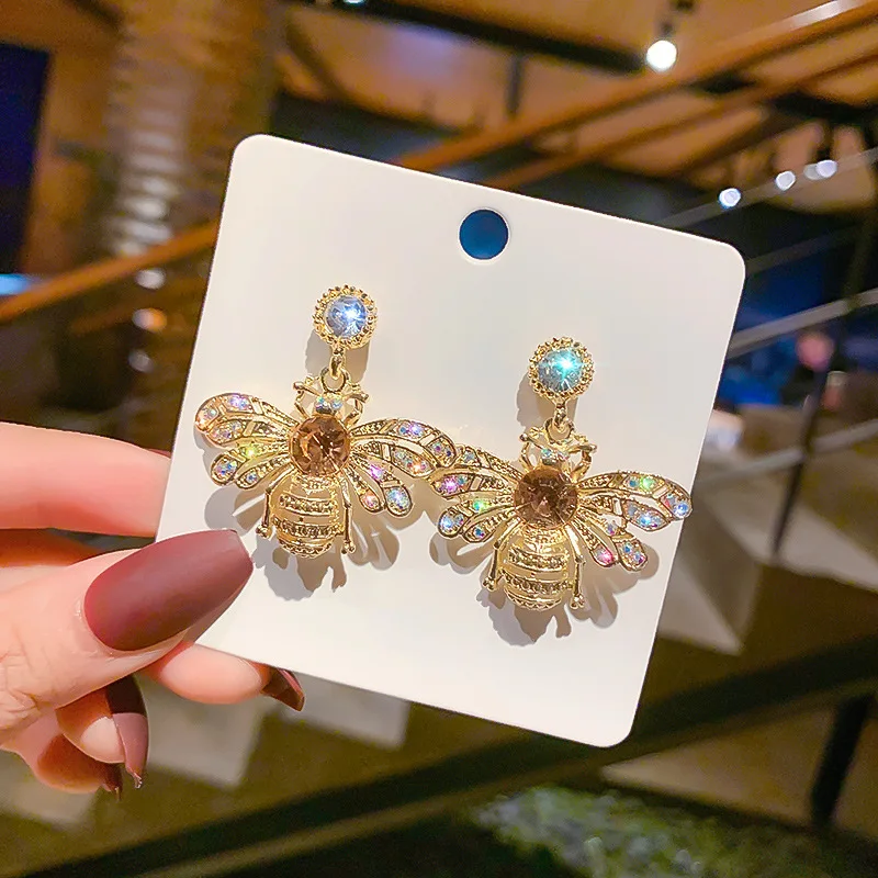 

S925 silver needle South Korea new small bee personality creative universal color diamond net red temperament lovely ear stud