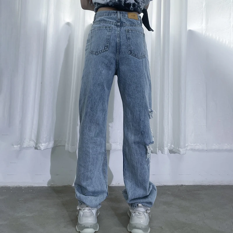 

[EAM] High Waist Blue Long Holes Denim Wide Leg Trousers New Loose Fit Pants Women Fashion Tide Spring Autumn 2021 1DD79390