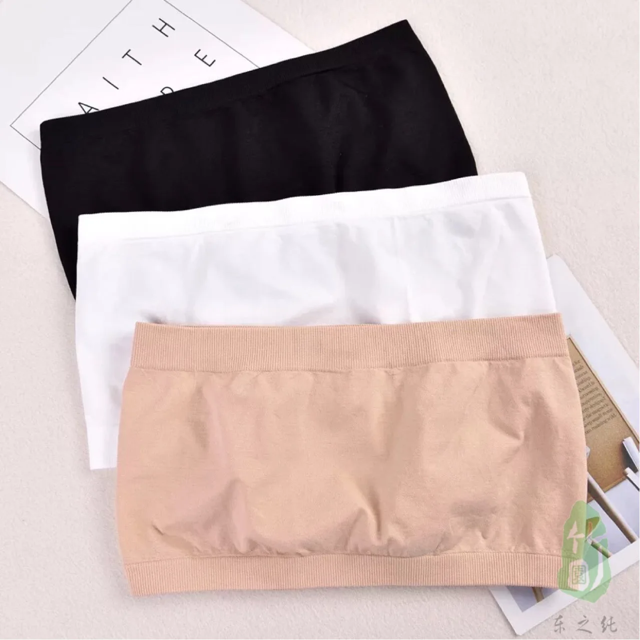 Женский Бюстгальтер-бандо без бретелек черный/белый/кожаный бесшовный