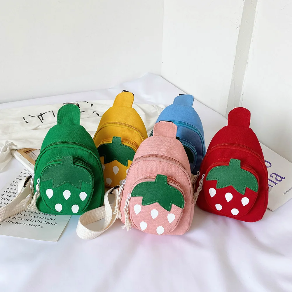 

Детский милый рюкзак через плечо, ранец, нагрудная сумка с мультяшным клубничным рисунком, Холщовый кошелек для девочек, рюкзак через плечо ...