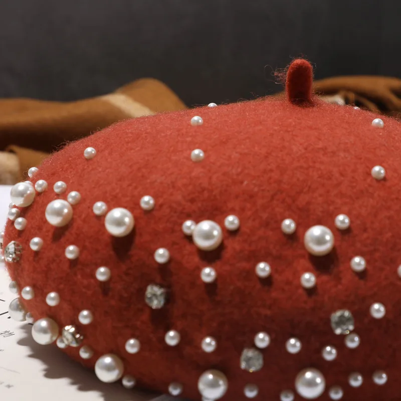 Берет женский шерстяной с жемчужными заклепками роскошный теплый кашемировый