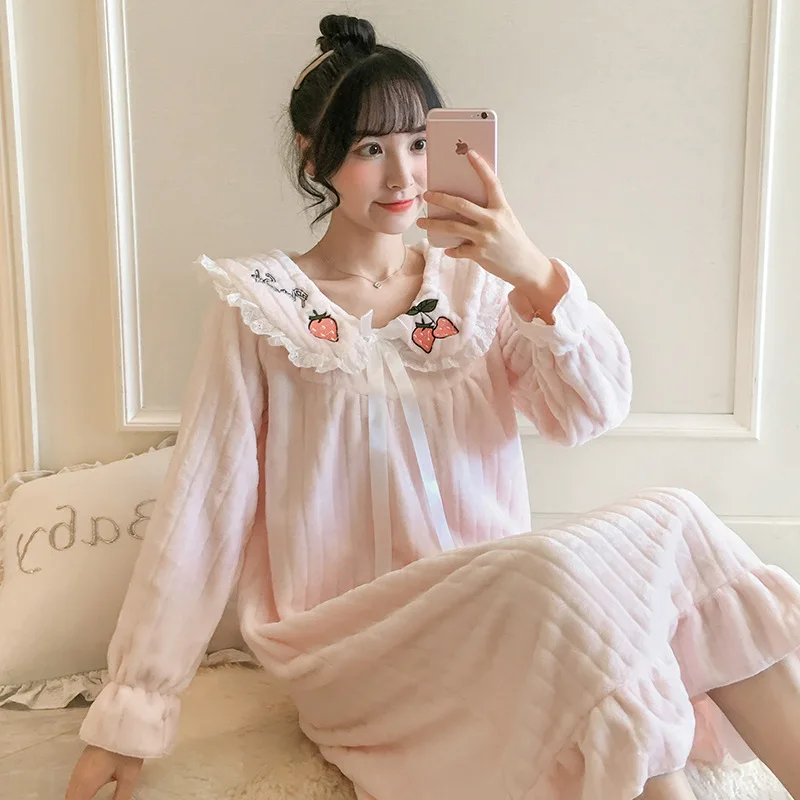 

SLPBELY Winter Flannel Nightdress For Women Lovely Peter Pan Collar Loose Leisure Nightgowns Female Warm Sleepshirt Pyjamas 2021