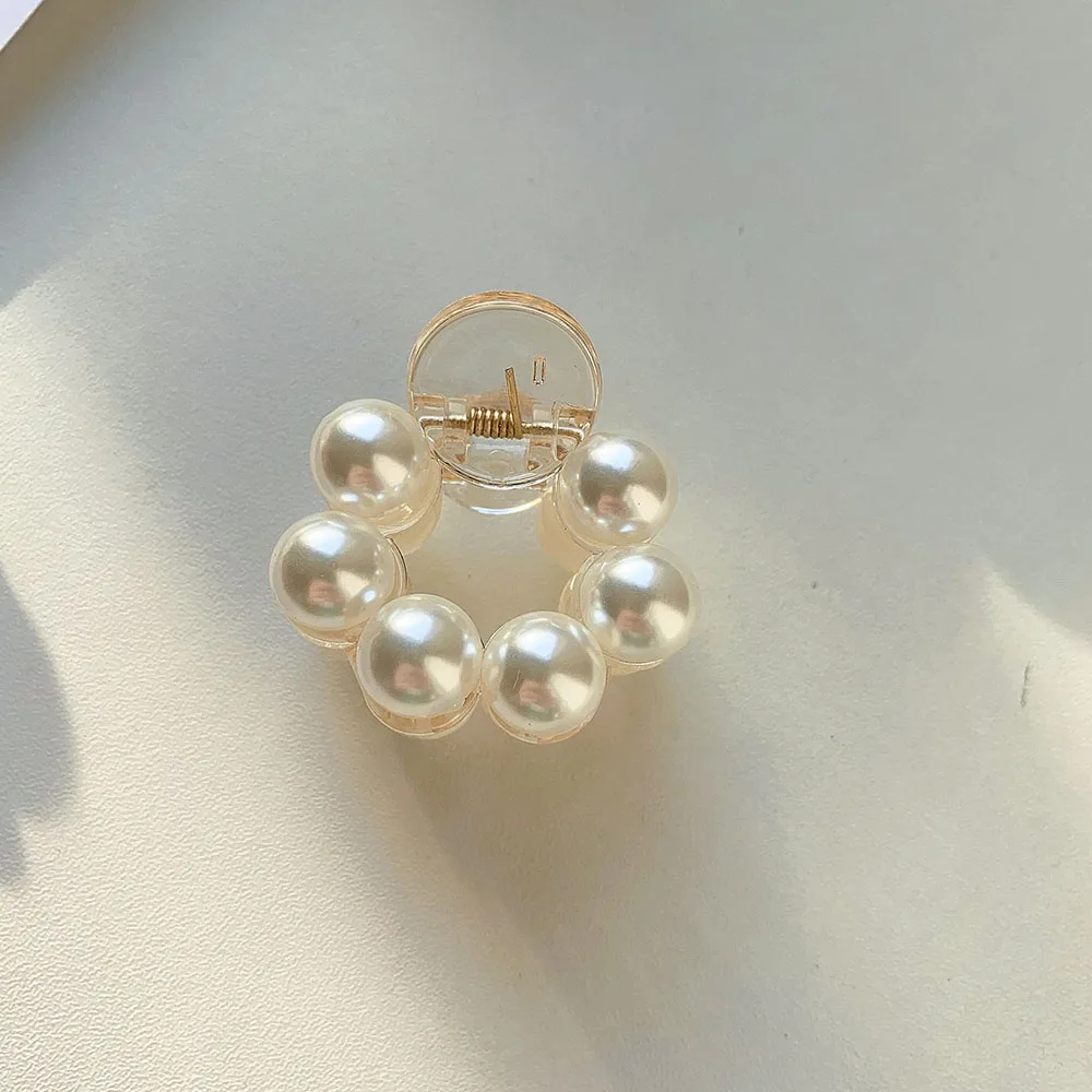 

Pearl Hair Clip Jaw Clip Korean Ins Internet Celebrity Clip Temperament Wild Simple Pearl Small Hair Grabbing Clip