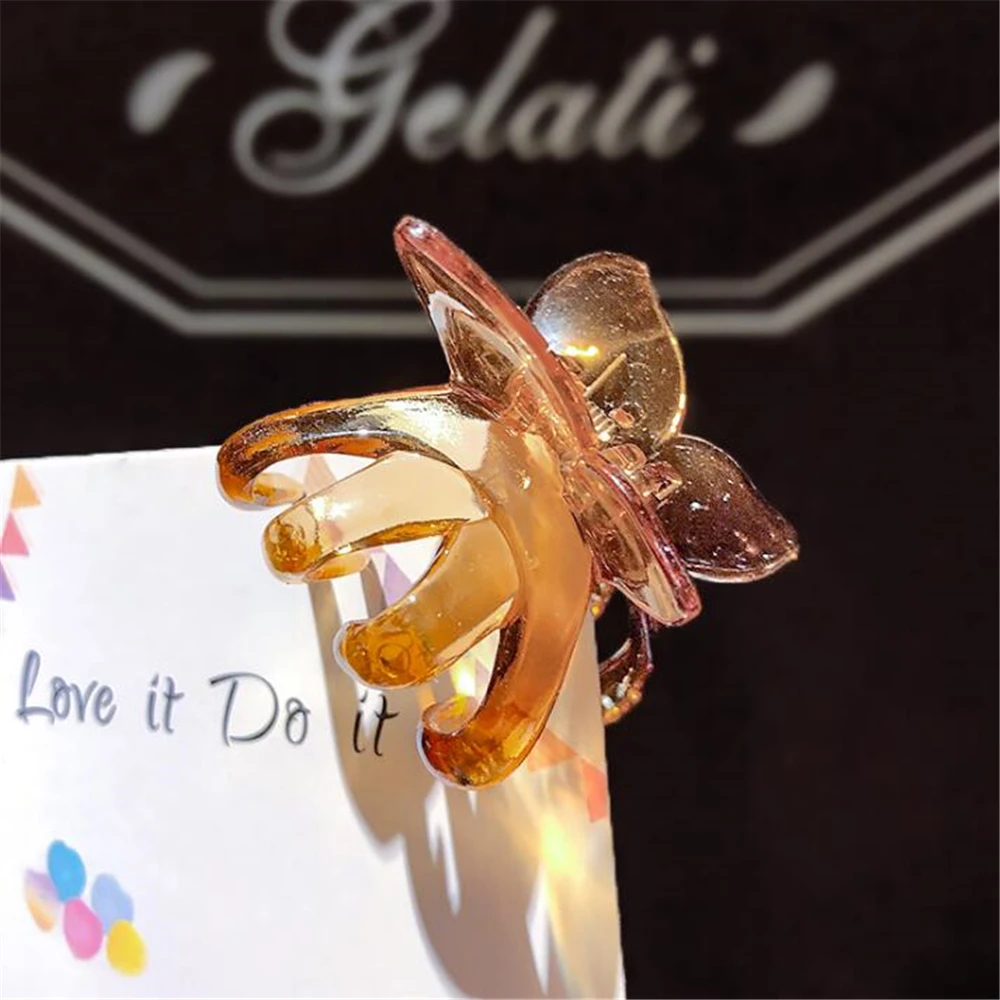 

Big Butterfly Hair Claw Sweet Hair Clip for Girls Hairpins Hair Pins Barrettes Clamps Headwear for Women Korean Hair Accessories