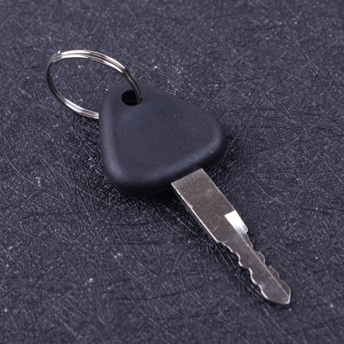 

DWCX 1pcs Heavy Black Ignition Switch Key Fit for Many Volvo Models Excavator 777Ignition