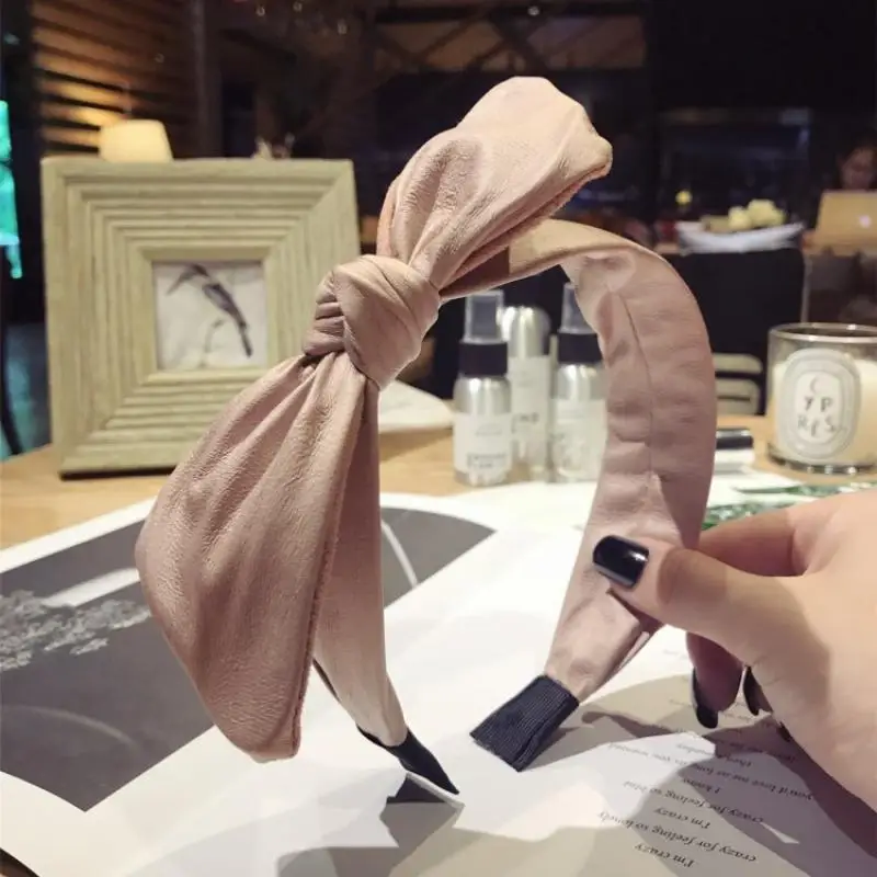 

2019 Fashion Luxury Leather Headband Cross Knot Hairband Women Comfortable Seaside Girls Sweet Bowknot Hairband 10 Colors