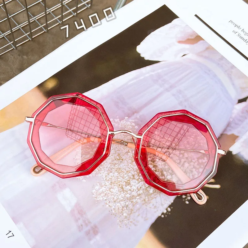 

Fashion Round Sunglasses Women Oversize Flower Shades Luxury Famous Sun Glasses Ladies Metal Frame Thin Face Red Eyewear UV400