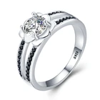 Женское кольцо из серебра 925 пробы с черной шпинелью