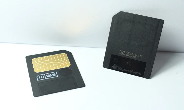 Старая Камера Клавиатура синтезатор клавиатура SmartMedia карта памяти 16 Мб SM |