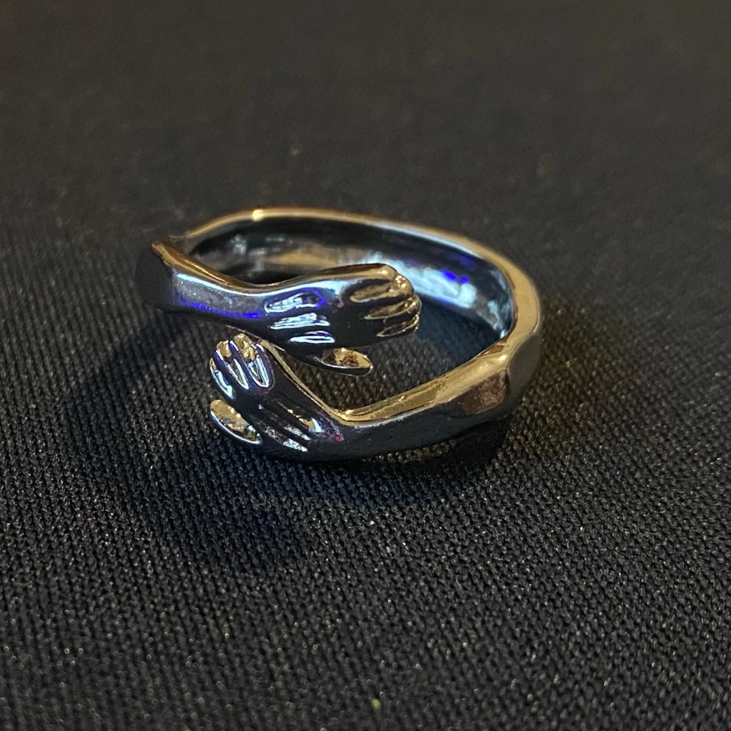 

2021 Ins Romantic Love Hug Carved Hand Ring Creative Love Forever Adjustable Hand Hug Rings For Women Men Fashion Jewelry