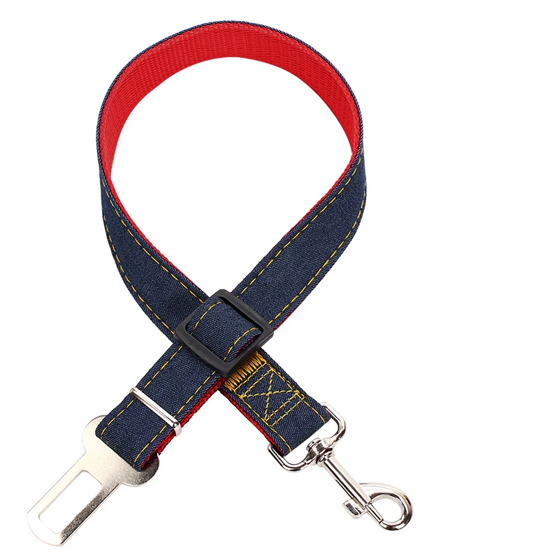 Кота собаки любимчика ремень безопасности щенок автомобильного ремня держать