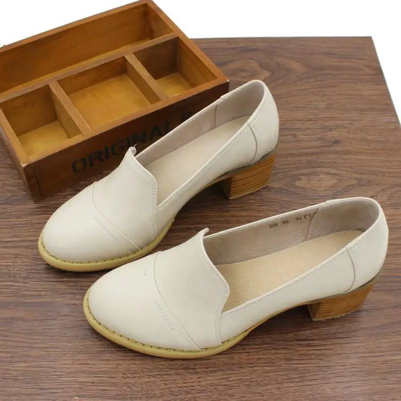 Розовые женские тонкие туфли на среднем каблуке Лоферы без шнуровки с круглым