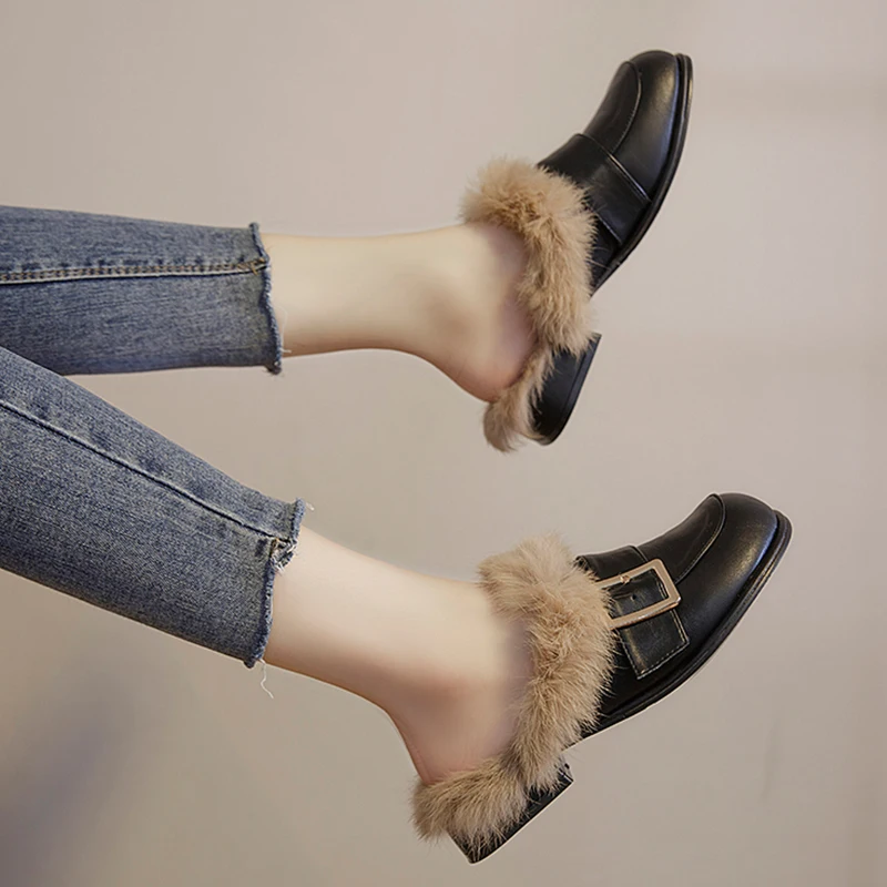 

Slippers Casual Mules For Women 2021 Flat Shoes Female Low Fur Flip Flops Rivet Slides Pantofle Luxury Soft Plush New Metal Deco
