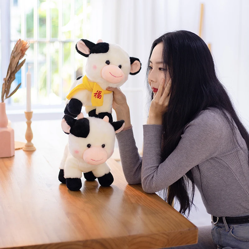 

18/25cm Cute Lucky Wear Scarf Milk Cow Plush Toys Cartoon Lovely Happy Cattle Doll Stuffed Animal Mascot for Children Girls Gift