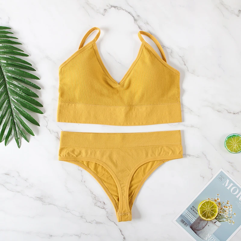 Комплект женского нижнего белья бесшовный с бюстгальтером пуш-ап | Женская