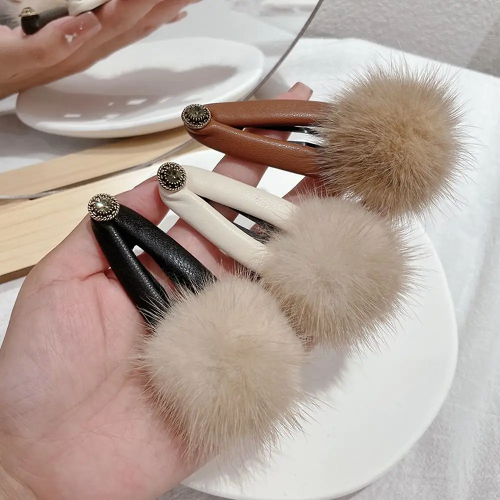 

Cute Side Duckbill Clips Headwear Plush Ball Barrettes Women Girls PU Leather Geometric Gift Crystal Hair Pins Hair Accessories