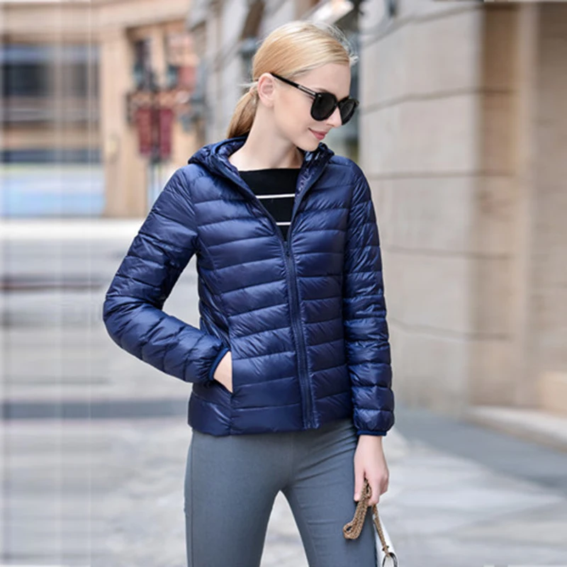 Женский пуховик на белом утином пуху Короткий Ультра-светильник размера плюс