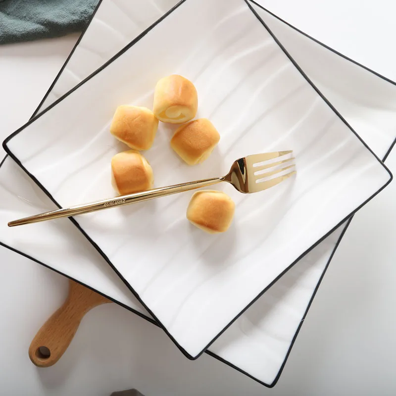 Ручная подглазурная роспись креативная черная линия Квадратная тарелка дома для