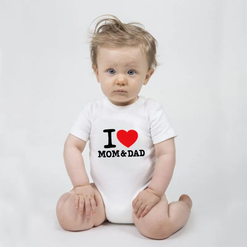 Боди с надписью I Love Mom And Dad для новорожденных Милый хлопковый боди коротким