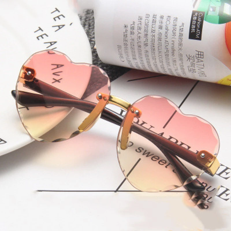 Детские солнцезащитные очки с рисунком сердца 2020 безрамные линзы для мальчиков и