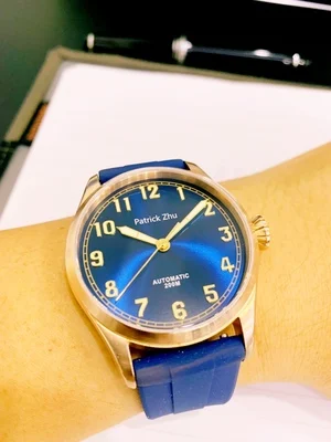 Часы San Martin с возможностью нанесения логотипа на заказ печатью или лазерным