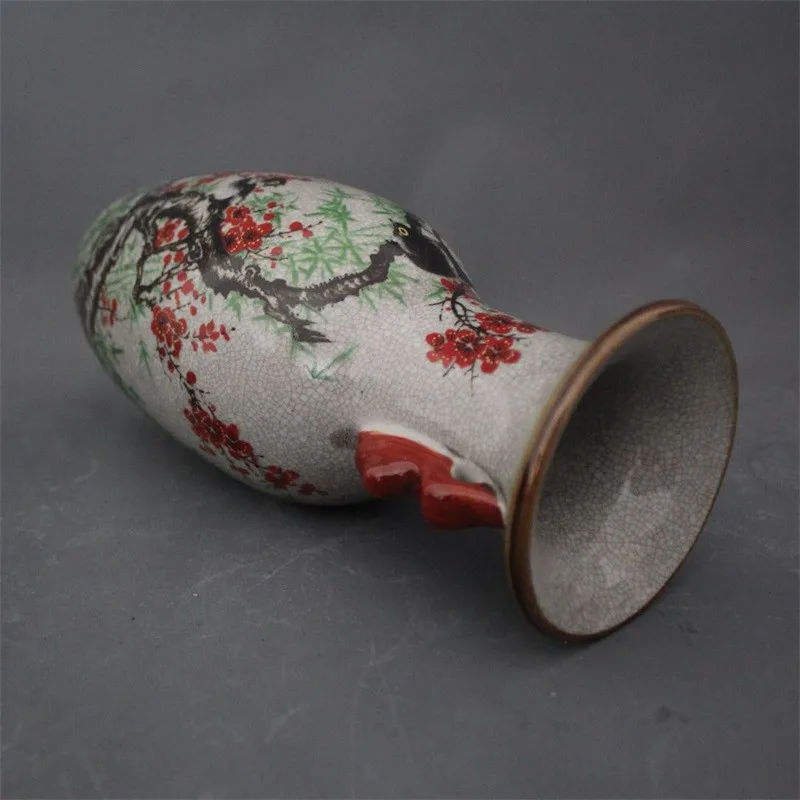 Китайская старая фарфоровая глазурованная ваза с трещинами в виде волшебника и