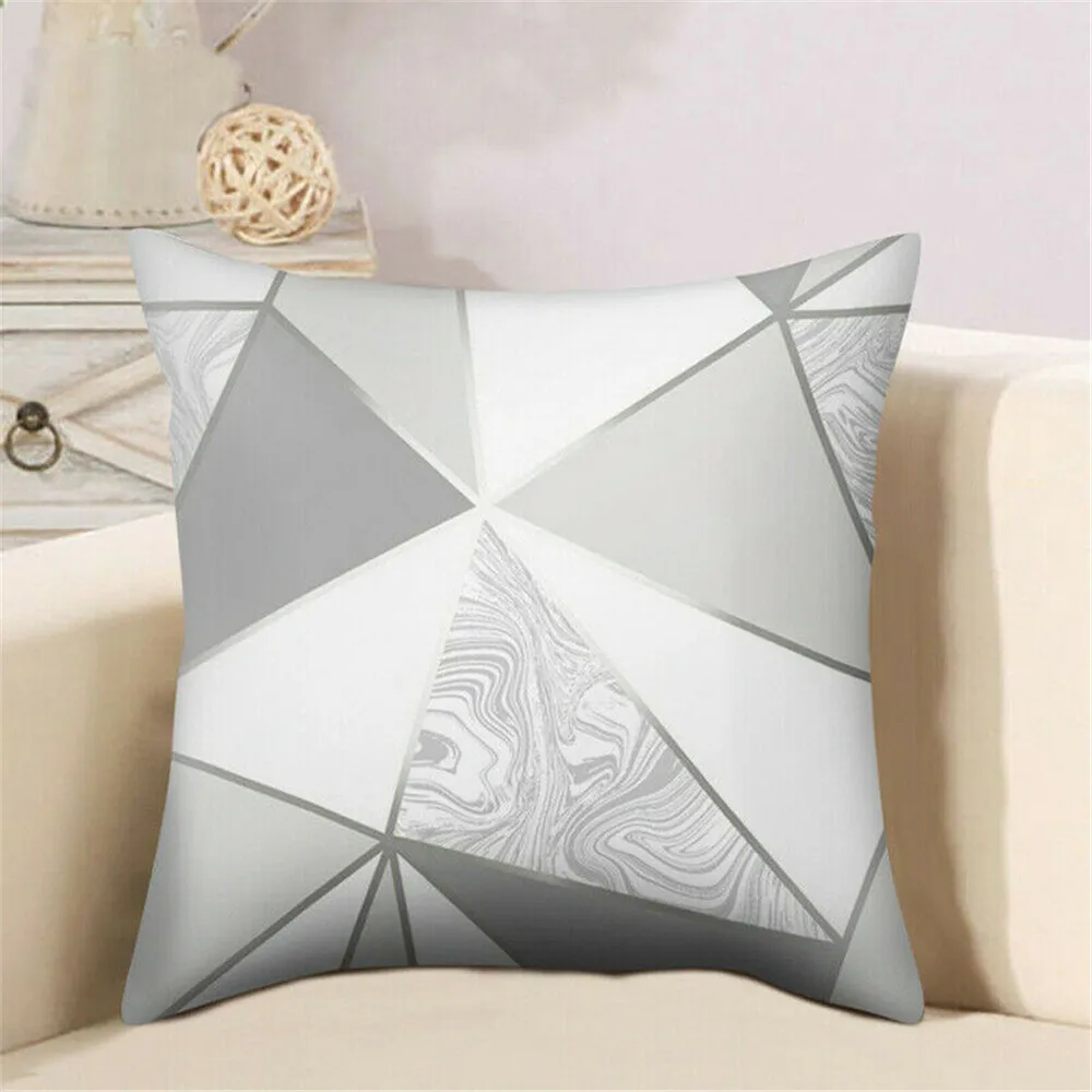 Наволочка с цветочным принтом 45x45 см | Дом и сад