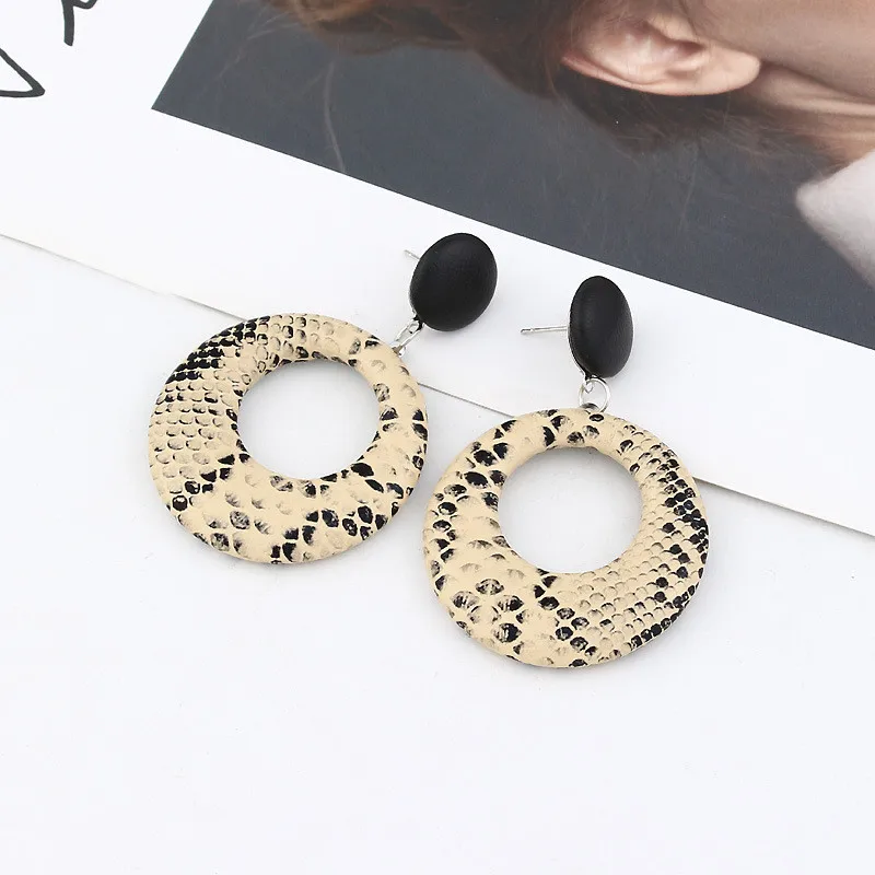 Женские модные серьги с змеиным узором большие круглые тренд для людей