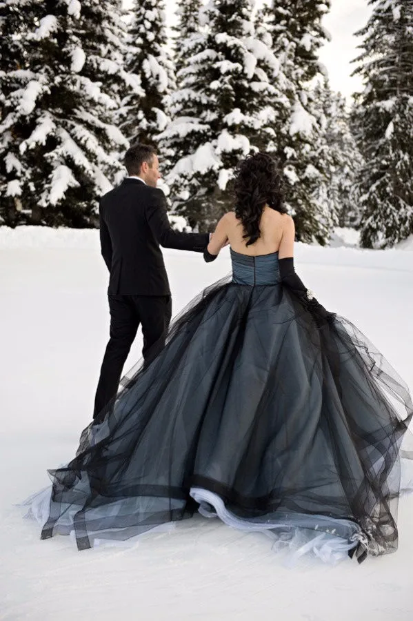 Черно белые Готические свадебные платья 2020 без бретелек с оборками многоярусная