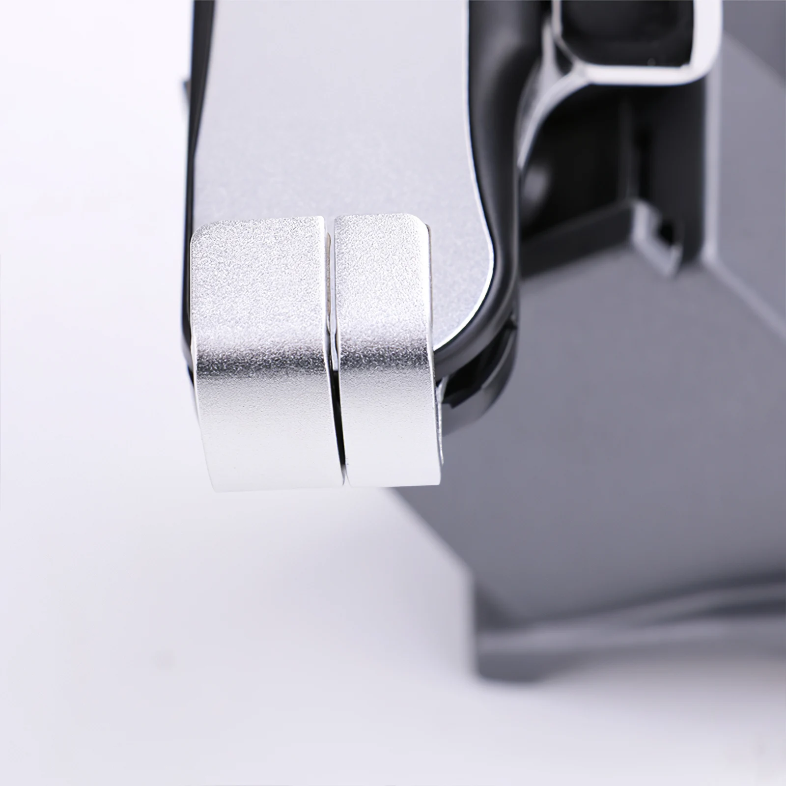 

Автомобильный держатель для телефона, крепкий держатель для мобильного телефона с зарядным портом, противоскользящий навигационный кронш...