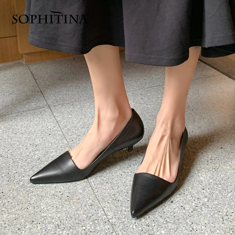 

SOPHITINA Women Pumps Fashion Genuine Leather Handmade Shoes Shallow TPR Low Heel Pointed Toe Concise Office Lady Shoes DO182