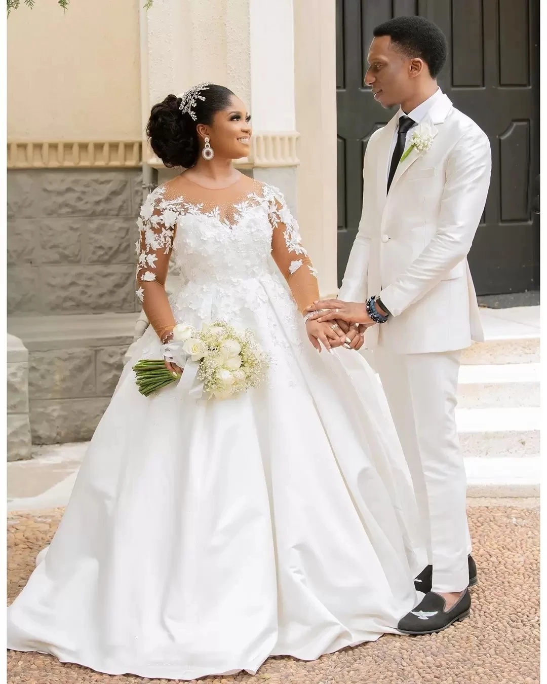 

White 3D Floral A Line Wedding Dresses Bridal Gowns Nude Long Sleeves Beads African Jewel Neck Satin Chapel Garden Bride