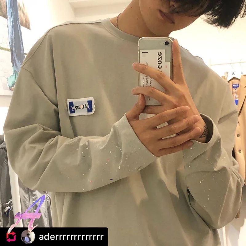 

Hoodies & Sweatshirts