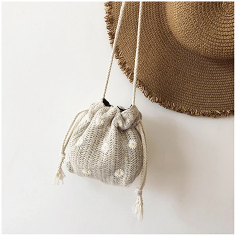 

2021 Fashion Trend Women Little Daisy Drawstring Crossbody Bag Summer Beach Holiday Cute Straw Shoulder Handbags New Purse