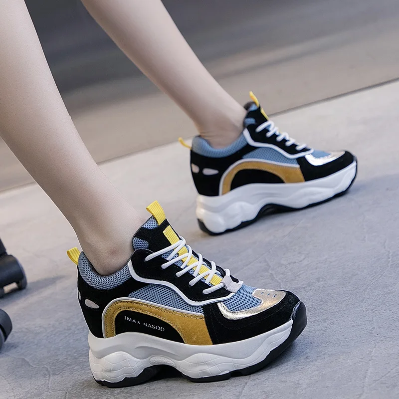 Новые женские кроссовки для бега зимние трендовые увеличивающие рост подходящие