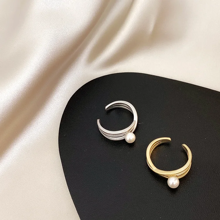 

2021 Vintage Female Niche Hollow 14K Gold Silver Metal Multi Layers Resizable Interlaced Pearl Rings Girls' Fabulous Party Gifts