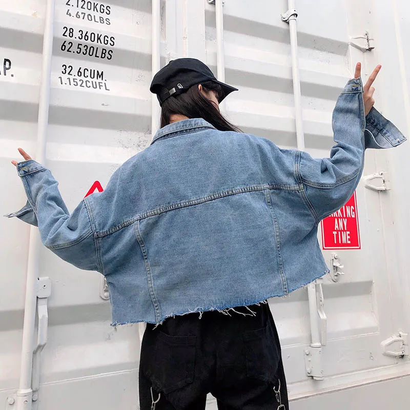 Укороченная джинсовая куртка женская в стиле бойфренда уличная одежда на осень и