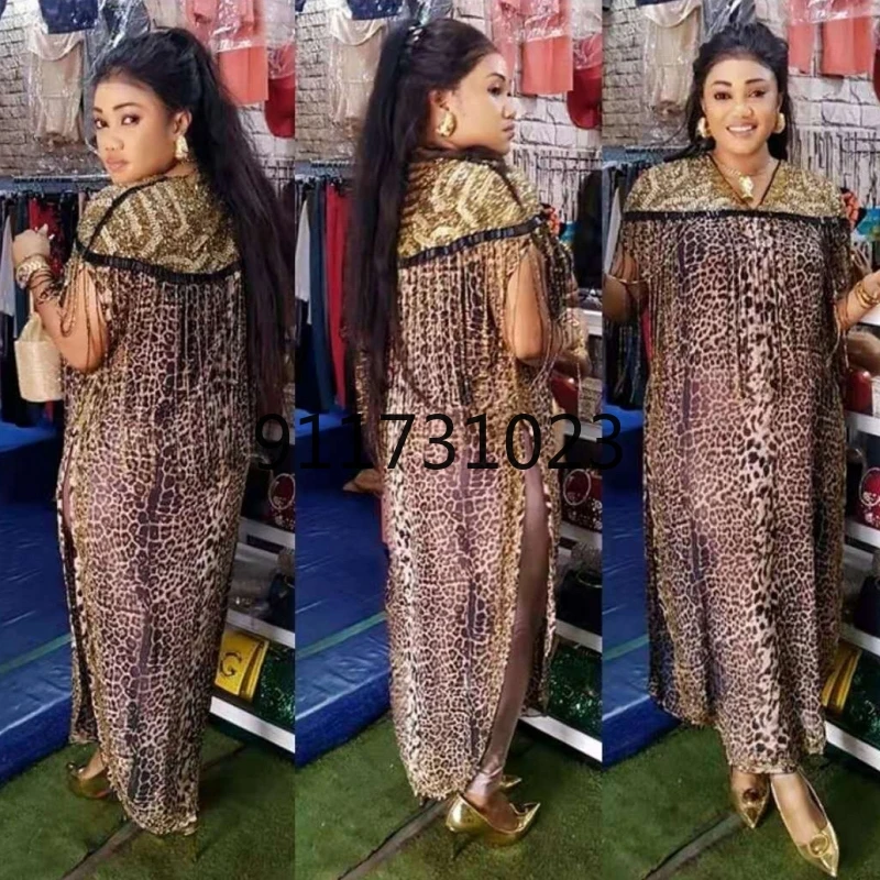 Комплект брюк с V-образным вырезом и коротким рукавом | Тематическая одежда