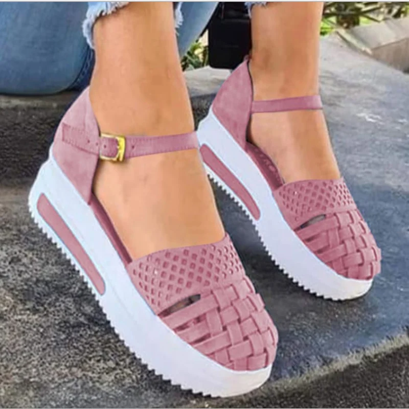 

Women Hole Flat Summer Sandals Fashion Stitching Casual Platform Shoes Buckled round toe sandals