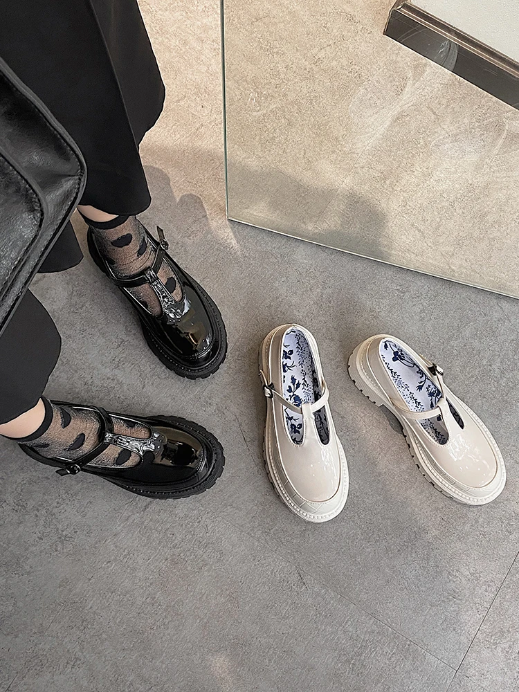 Новинка 2021 модные черные женские кожаные туфли в британском стиле на плоской