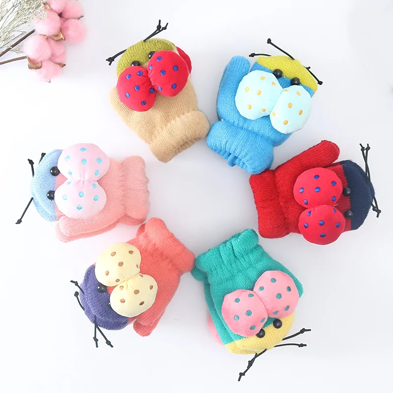 Детские зимние акриловые плюшевые плотные вязаные теплые варежки на бретелях