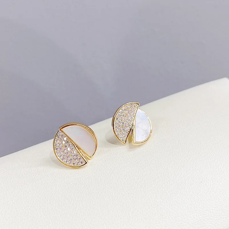 

Горячая Распродажа Изысканный CZ гвоздики с геометрическим орнаментом Серьги Уникальный деликатные серьги облочки