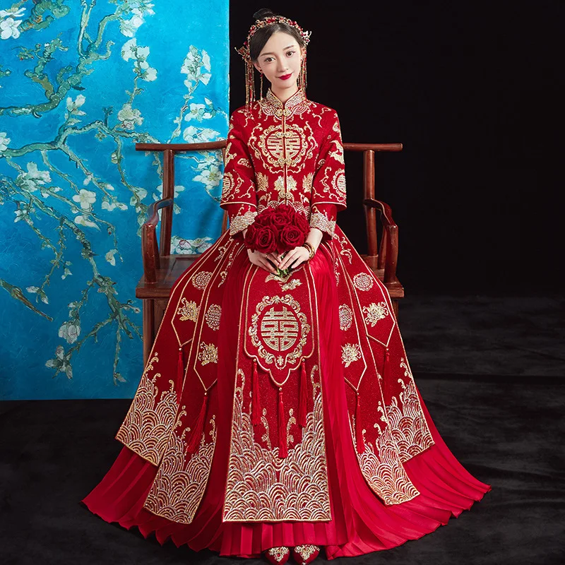 

Традиционное свадебное платье для жениха и невесты с вышивкой Феникса, в китайском стиле ретро, изысканный стильный Чонсам большого размер...