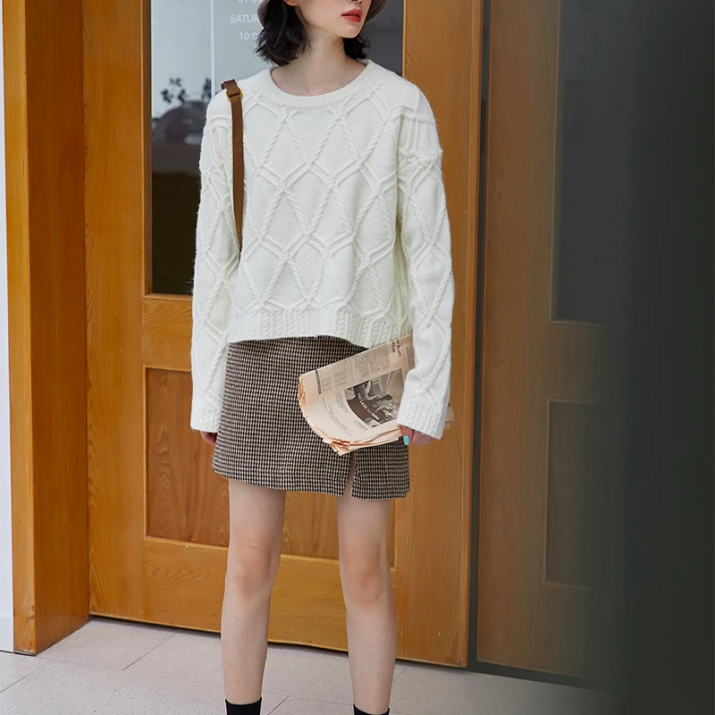 Возможно женские короткие вязаные свитера-пуловеры с длинным рукавом Осень-зима